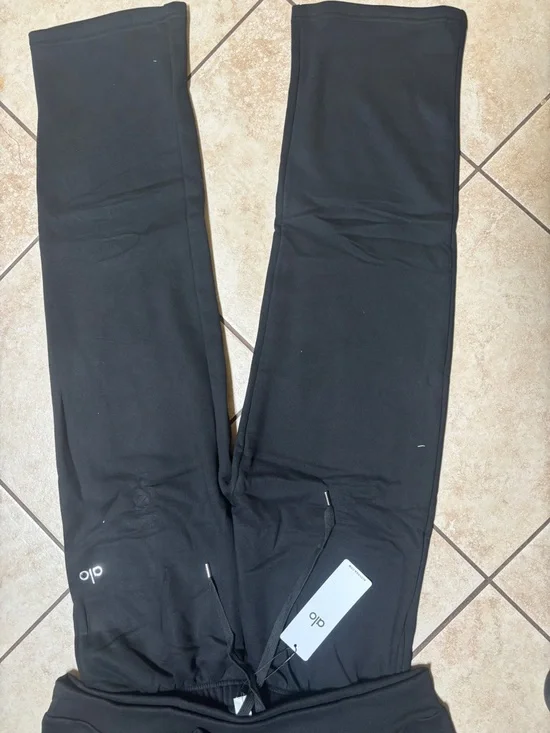 alo Black Zip up with sweats - Picture 4 of 4